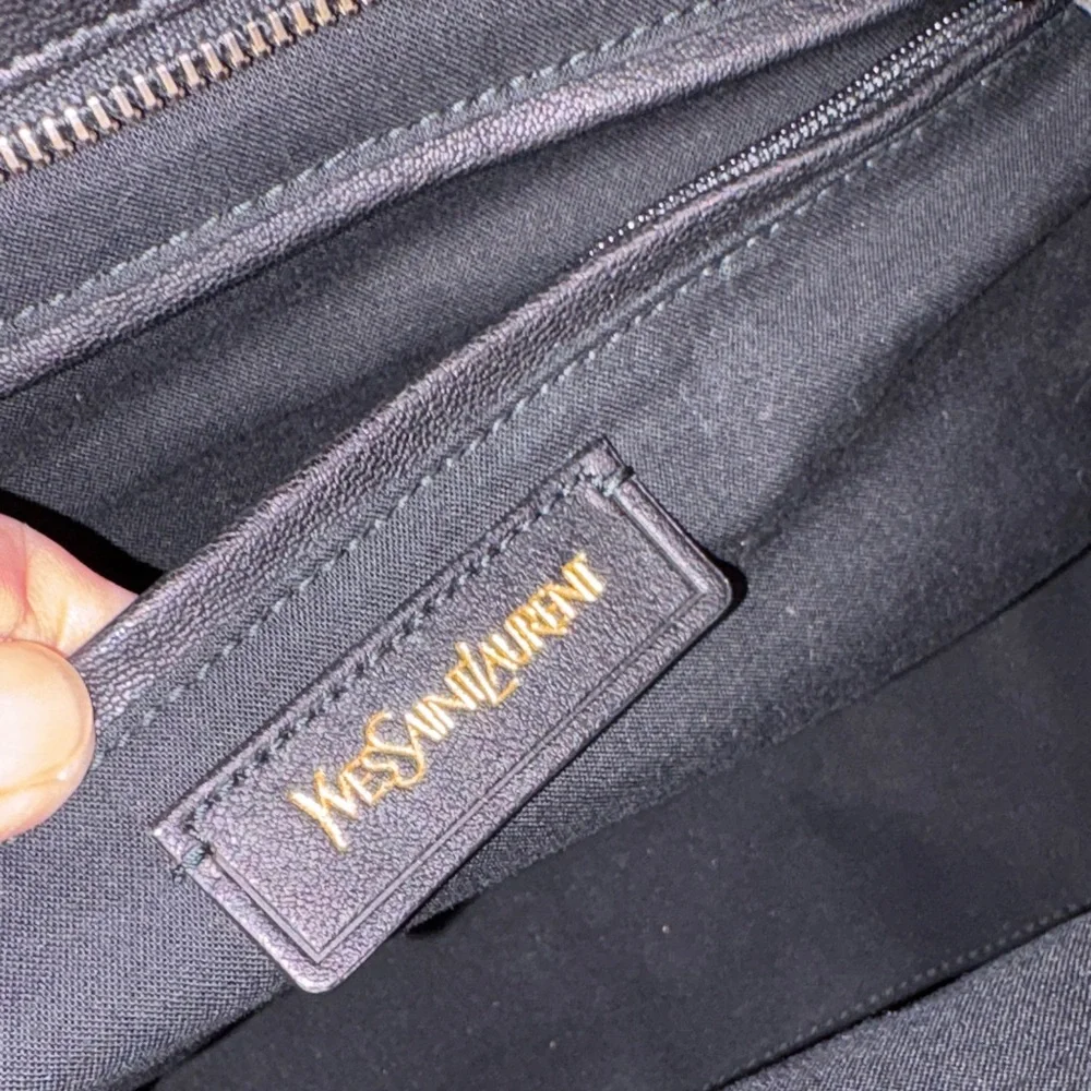 Yves Saint Laurent  Black Leather Cabas Chyc Tote Bag |Authenticated